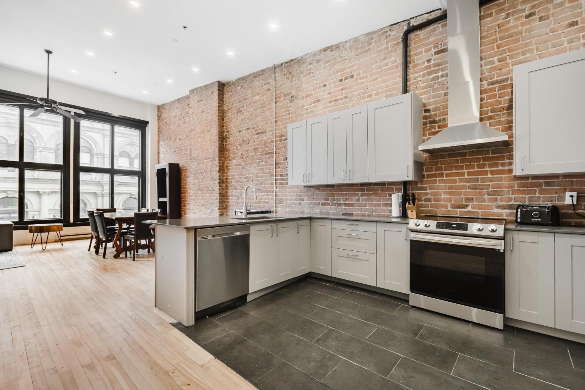 Elegant 3 Bedroom Apartment In Old Port - 302 Montreal Exterior foto